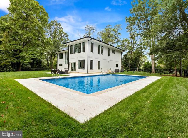 5005 RAVENSWORTH RD, Annandale, VA 22003