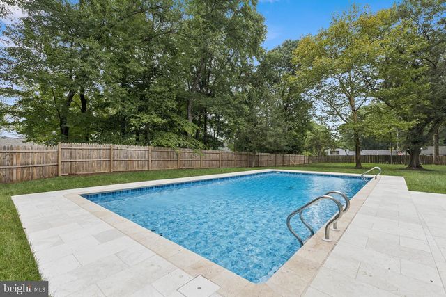 5005 RAVENSWORTH RD, Annandale, VA 22003