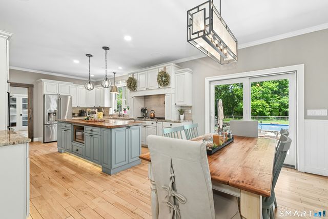 198 Little Fox Lane, Southbury, CT 06488