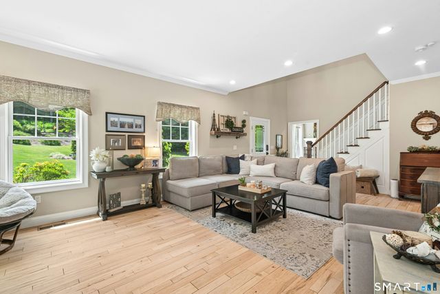 198 Little Fox Lane, Southbury, CT 06488