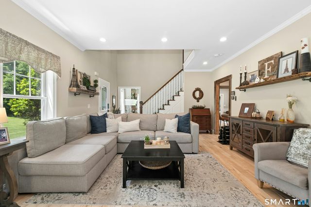 198 Little Fox Lane, Southbury, CT 06488