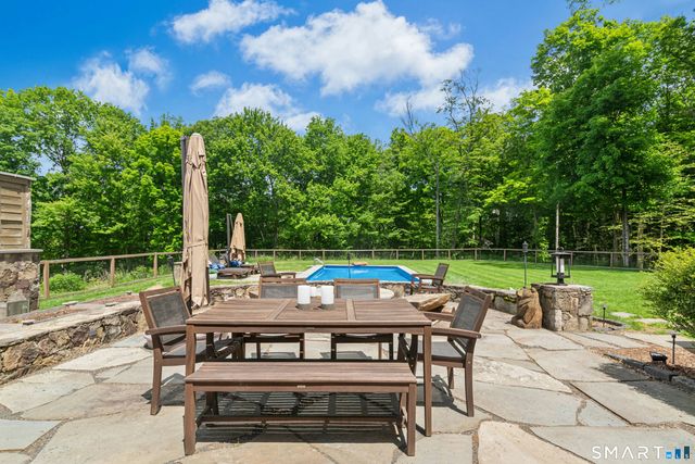 198 Little Fox Lane, Southbury, CT 06488