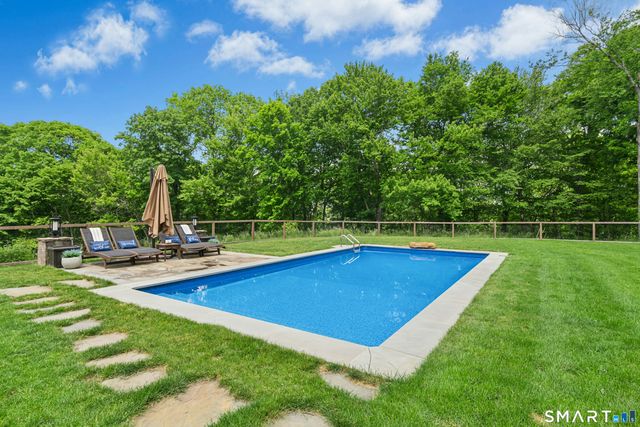 198 Little Fox Lane, Southbury, CT 06488