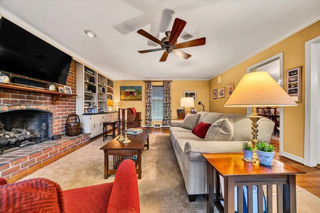 3684 Peakwood DR, Roanoke, VA 24014