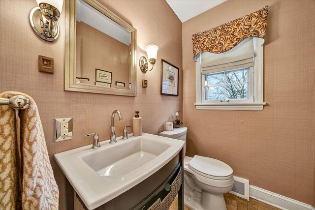 3684 Peakwood DR, Roanoke, VA 24014