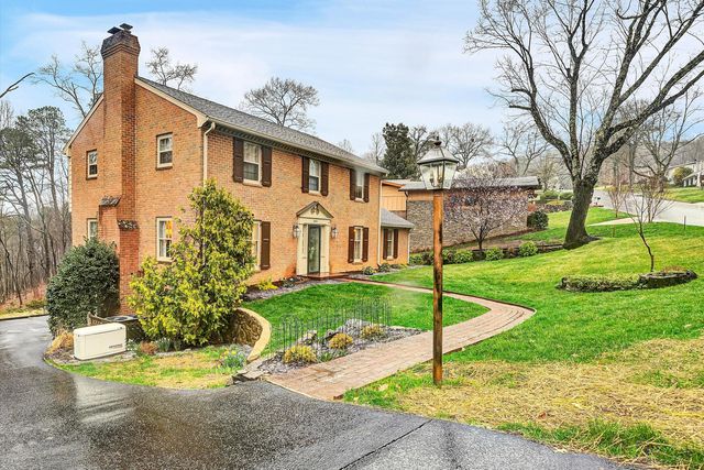 3684 Peakwood DR, Roanoke, VA 24014