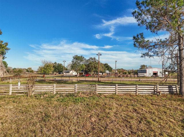 19703 Frey Road, Pine Island, TX 77445
