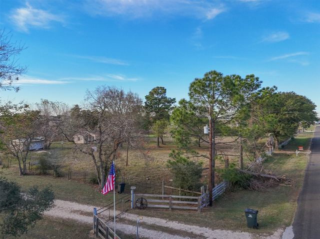 19703 Frey Road, Pine Island, TX 77445