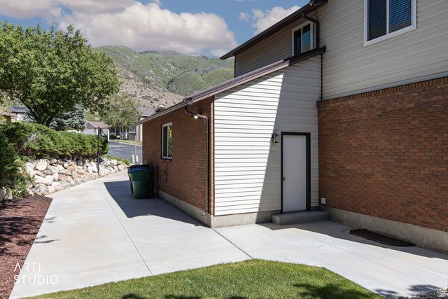 88 W CANYON VIEW DR, Farmington, UT 84025