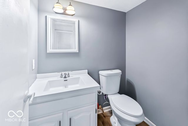 986 Country Aire Drive, Greenwood, IN 46143