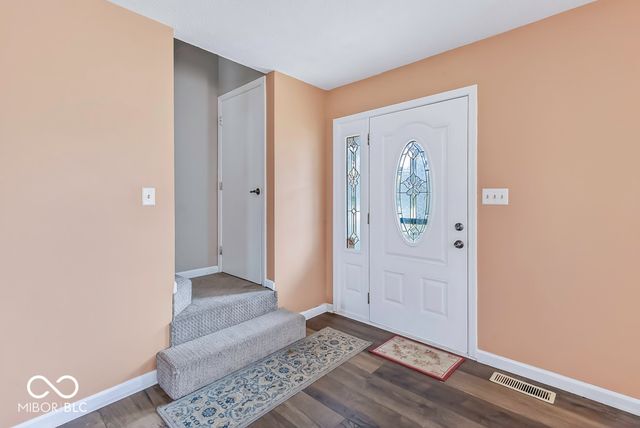 986 Country Aire Drive, Greenwood, IN 46143