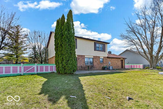 986 Country Aire Drive, Greenwood, IN 46143