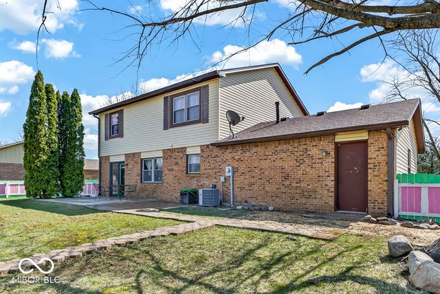 986 Country Aire Drive, Greenwood, IN 46143