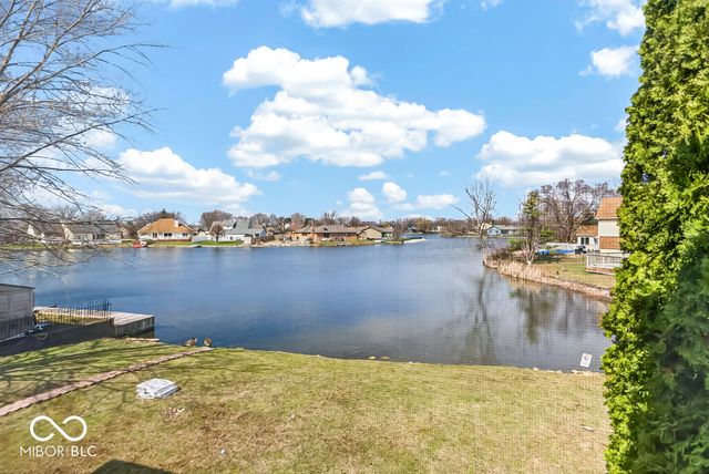 986 Country Aire Drive, Greenwood, IN 46143