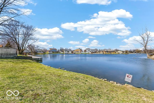 986 Country Aire Drive, Greenwood, IN 46143