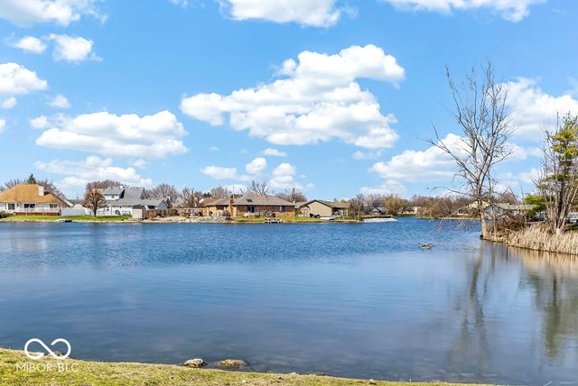 986 Country Aire Drive, Greenwood, IN 46143