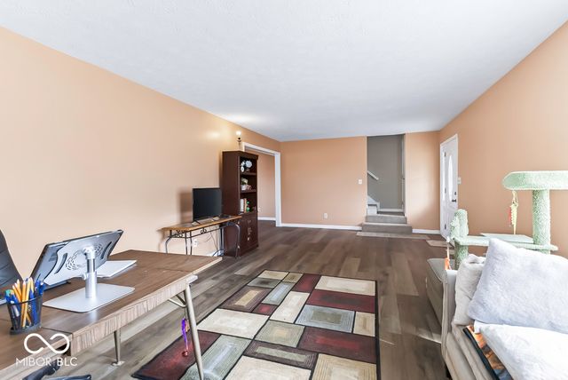 986 Country Aire Drive, Greenwood, IN 46143