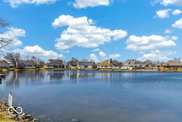 986 Country Aire Drive, Greenwood, IN 46143