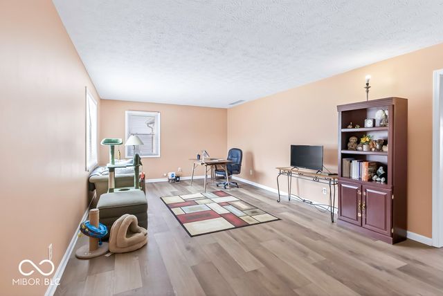 986 Country Aire Drive, Greenwood, IN 46143