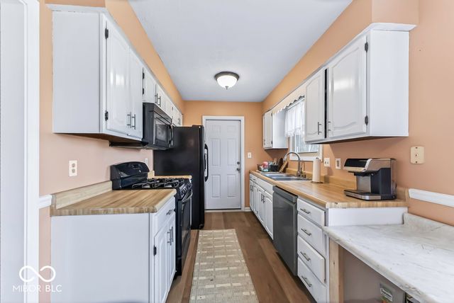 986 Country Aire Drive, Greenwood, IN 46143