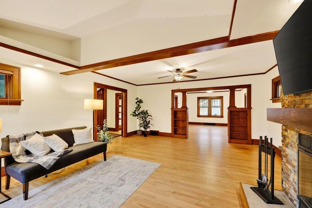 5321 Manitowoc Parkway, Madison, WI 53705