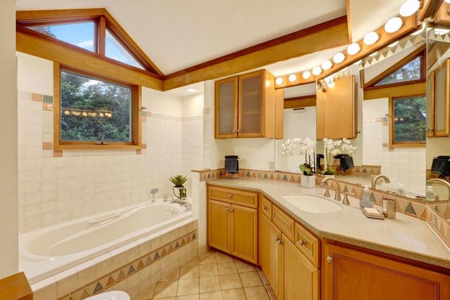 5321 Manitowoc Parkway, Madison, WI 53705