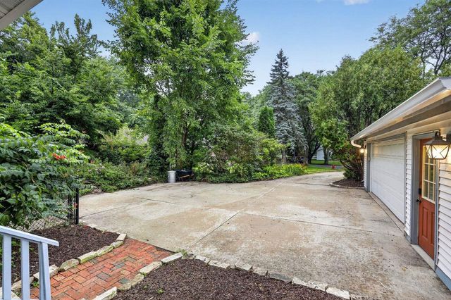 5321 Manitowoc Parkway, Madison, WI 53705