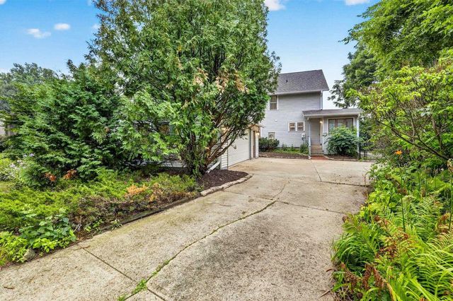 5321 Manitowoc Parkway, Madison, WI 53705
