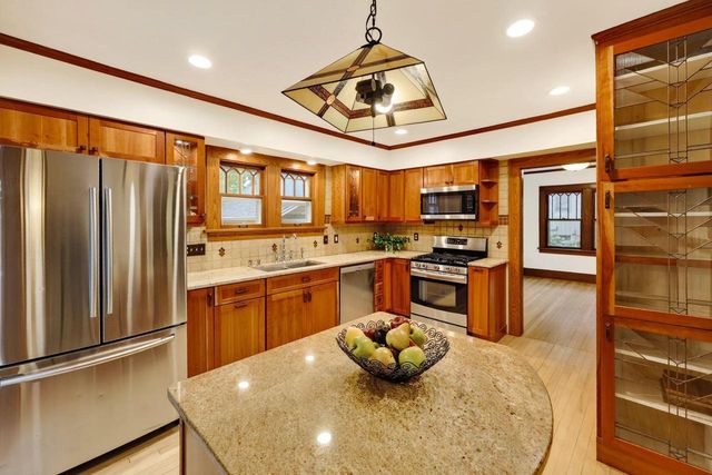 5321 Manitowoc Parkway, Madison, WI 53705