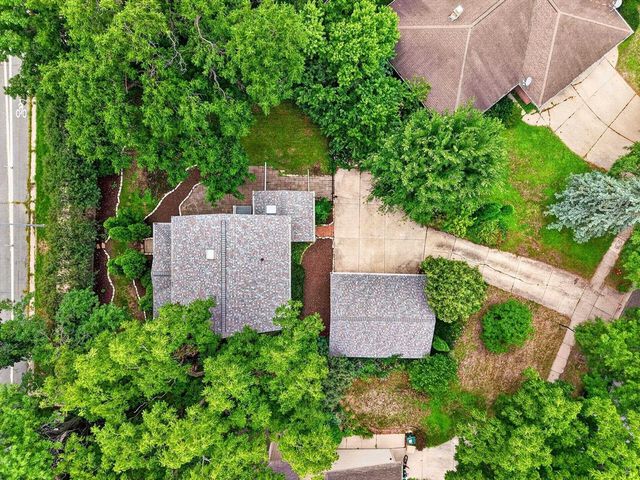 5321 Manitowoc Parkway, Madison, WI 53705