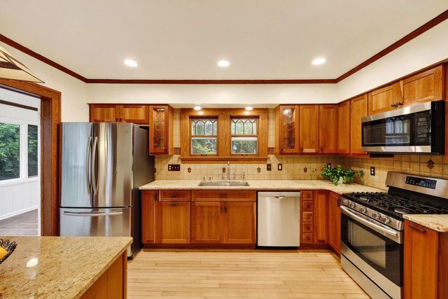 5321 Manitowoc Parkway, Madison, WI 53705