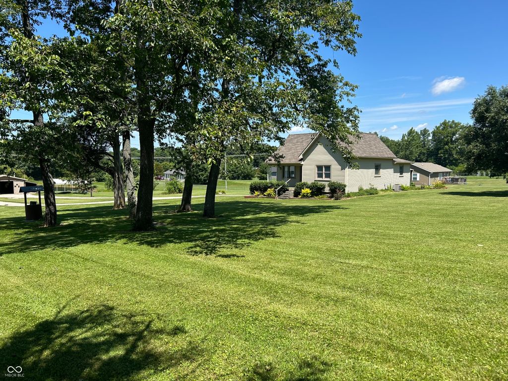 18 Lindsay Court, Spencer, IN 47460