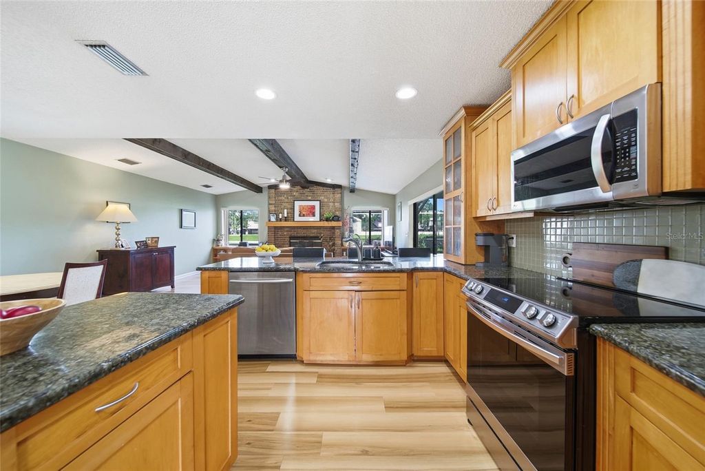 Image 12 of property listing at 16116 W COURSE DRIVE, Tampa, FL 33624