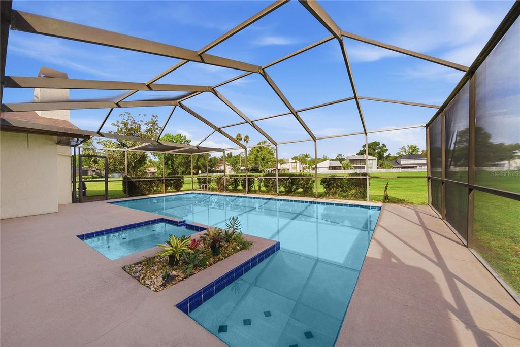 Image 31 of property listing at 16116 W COURSE DRIVE, Tampa, FL 33624