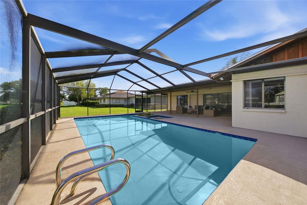 Image 32 of property listing at 16116 W COURSE DRIVE, Tampa, FL 33624