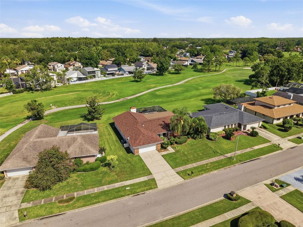 Image 33 of property listing at 16116 W COURSE DRIVE, Tampa, FL 33624