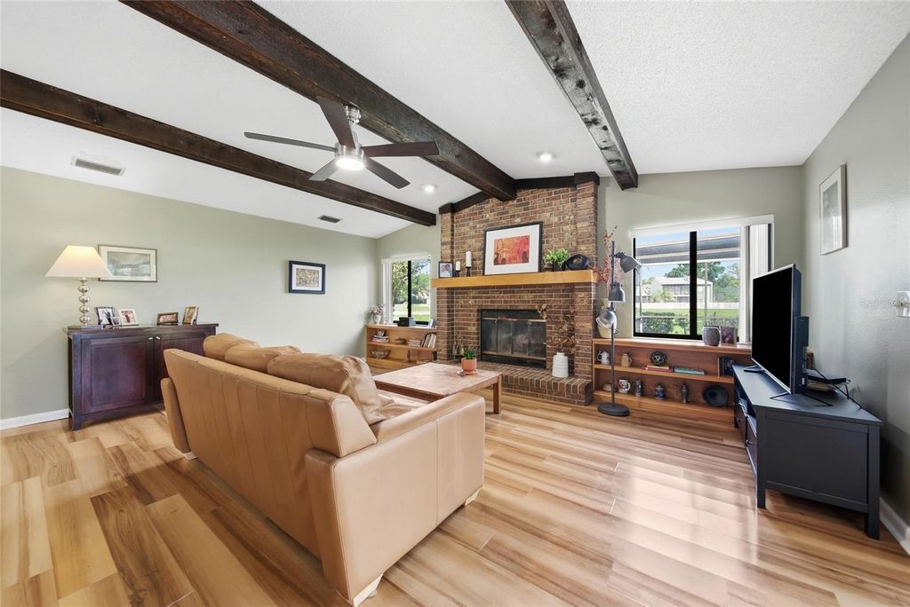 Image 9 of property listing at 16116 W COURSE DRIVE, Tampa, FL 33624