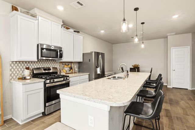7305 Hinsdale Drive, Pasadena, TX 77505