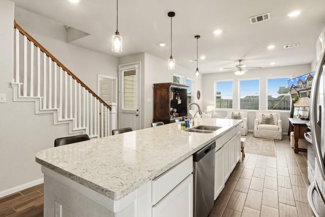 7305 Hinsdale Drive, Pasadena, TX 77505