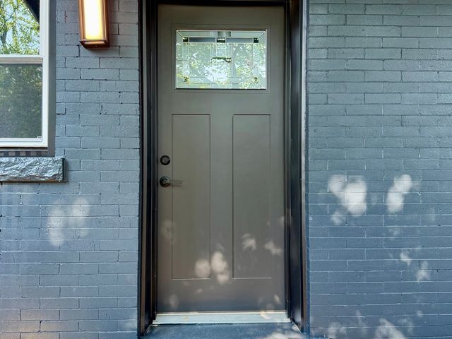 7042 S Eberhart Avenue, Chicago, IL 60637