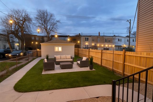 7042 S Eberhart Avenue, Chicago, IL 60637