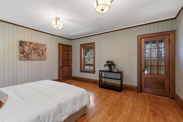 6789 N Elm Tree ROAD, Glendale, WI 53217