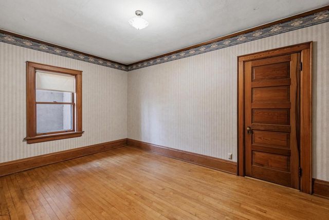 6789 N Elm Tree ROAD, Glendale, WI 53217