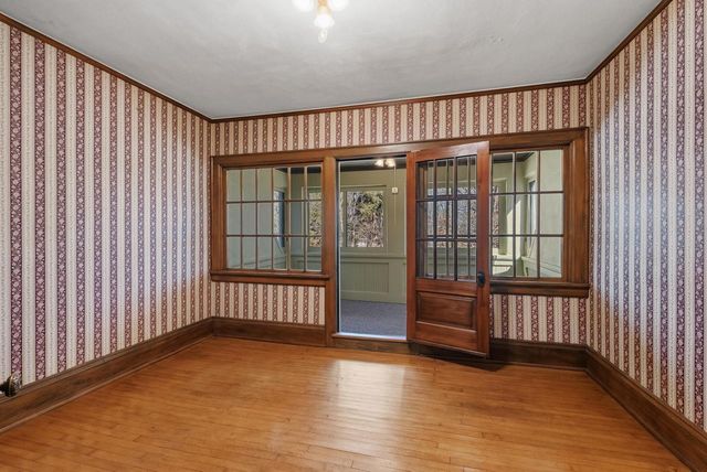 6789 N Elm Tree ROAD, Glendale, WI 53217