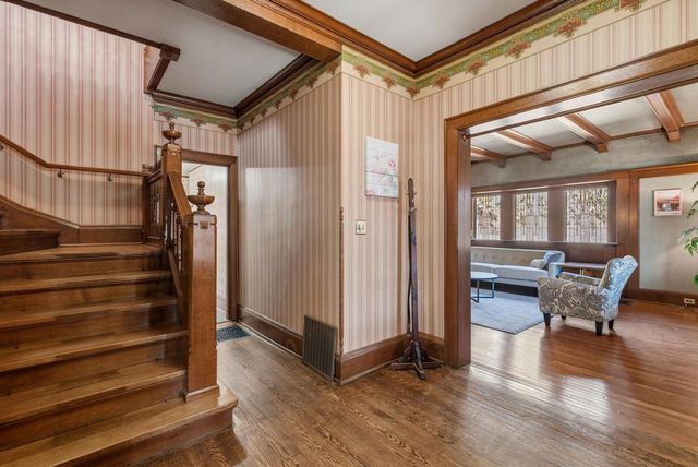 6789 N Elm Tree ROAD, Glendale, WI 53217