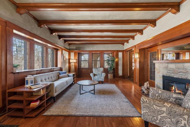 6789 N Elm Tree ROAD, Glendale, WI 53217