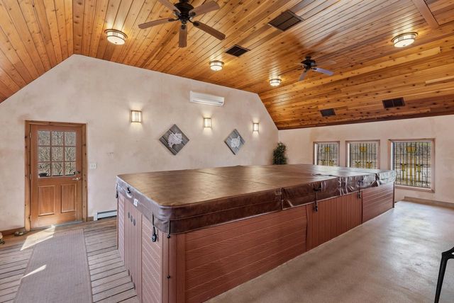 6789 N Elm Tree ROAD, Glendale, WI 53217