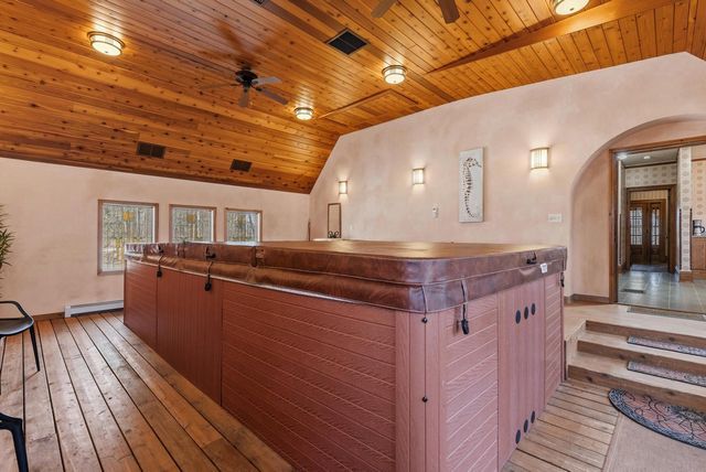 6789 N Elm Tree ROAD, Glendale, WI 53217