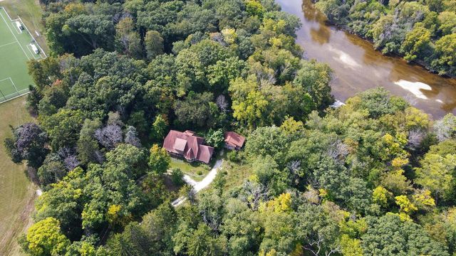 6789 N Elm Tree ROAD, Glendale, WI 53217