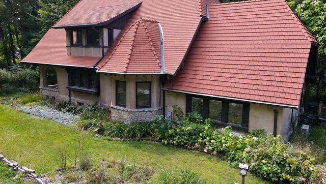 6789 N Elm Tree ROAD, Glendale, WI 53217